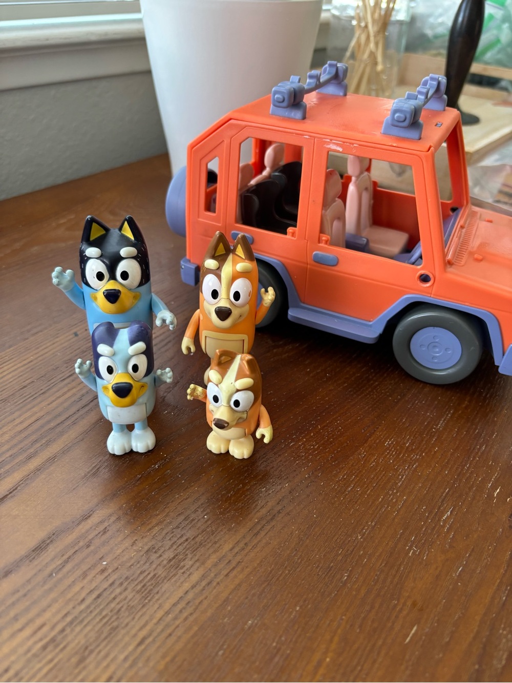Bluey Car and Figures